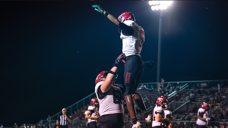 Football Shuts Out Munford, 38-0